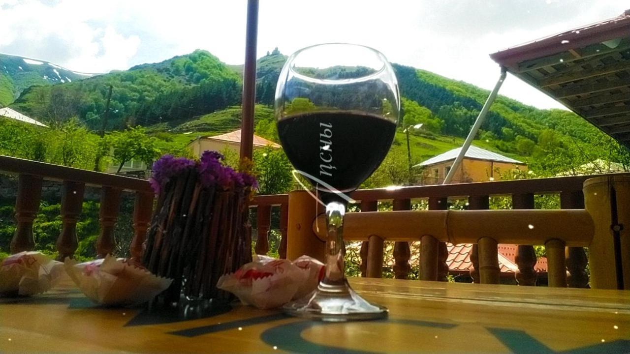 Mariami Hotel Kazbegi Eksteriør billede