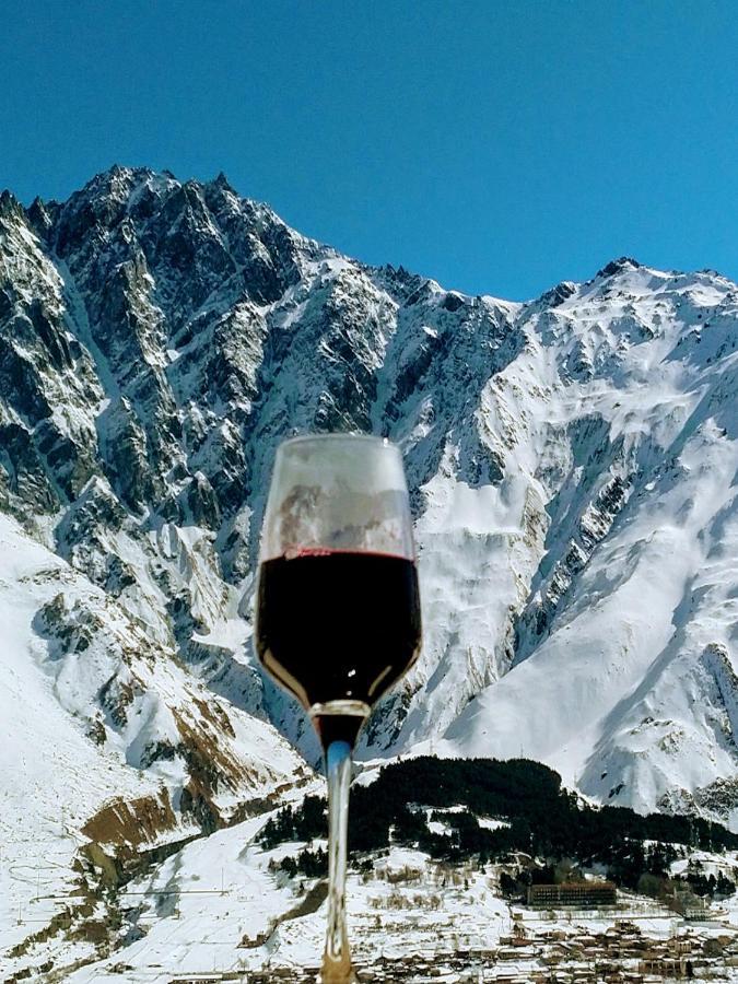 Mariami Hotel Kazbegi Eksteriør billede