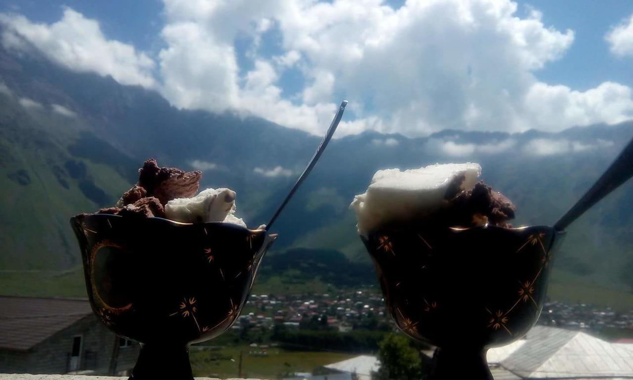 Mariami Hotel Kazbegi Eksteriør billede