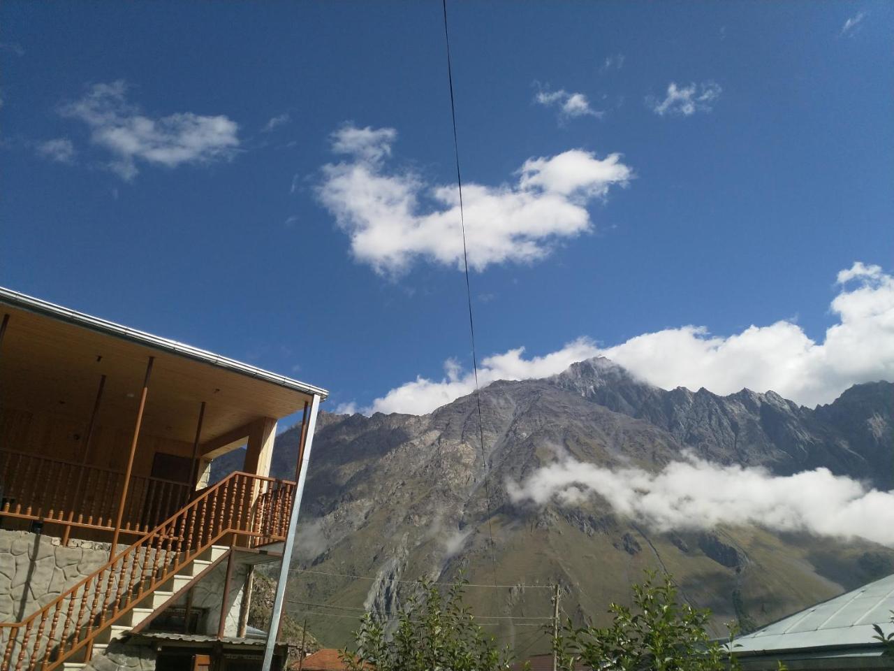 Mariami Hotel Kazbegi Eksteriør billede