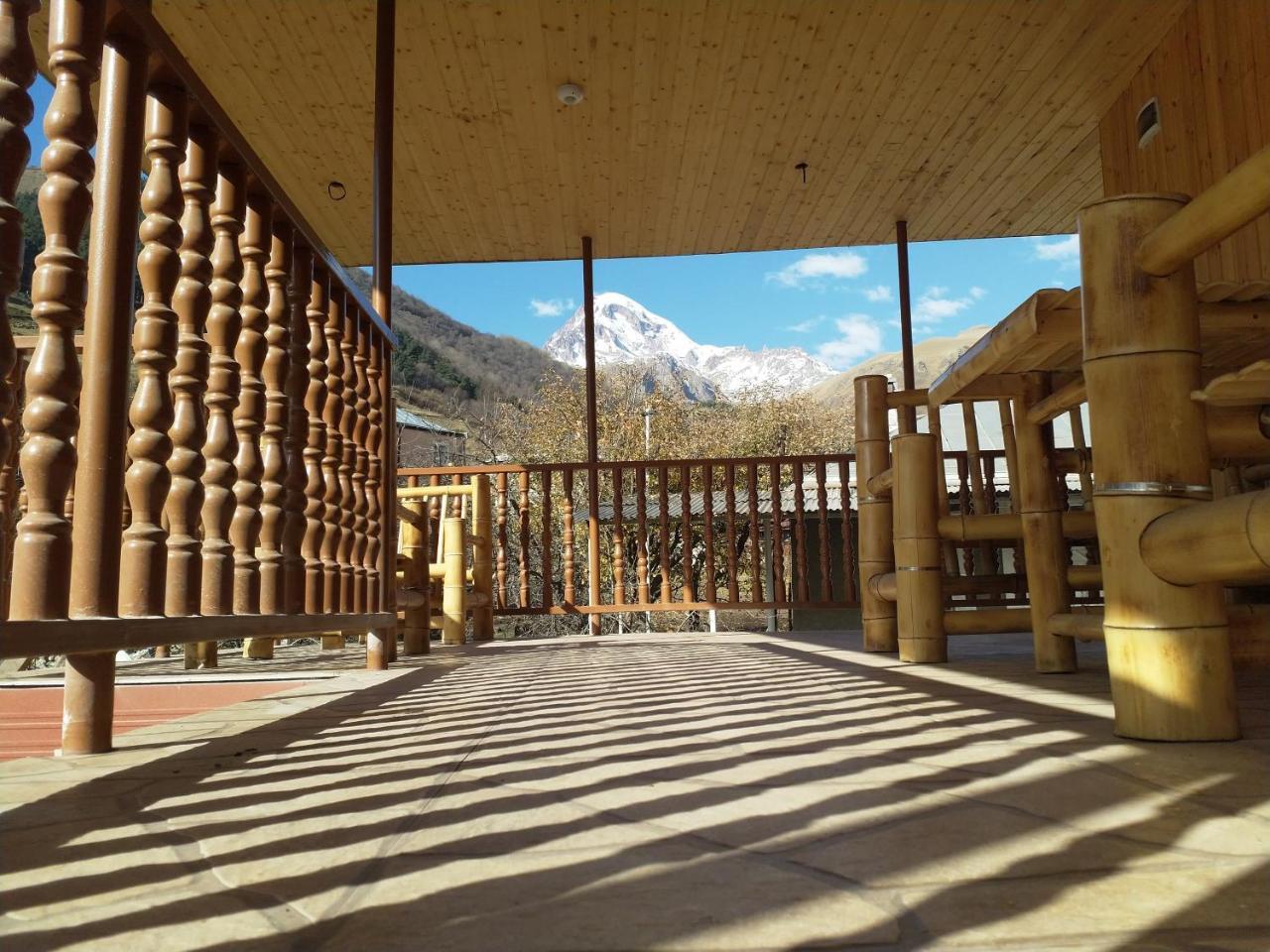 Mariami Hotel Kazbegi Eksteriør billede